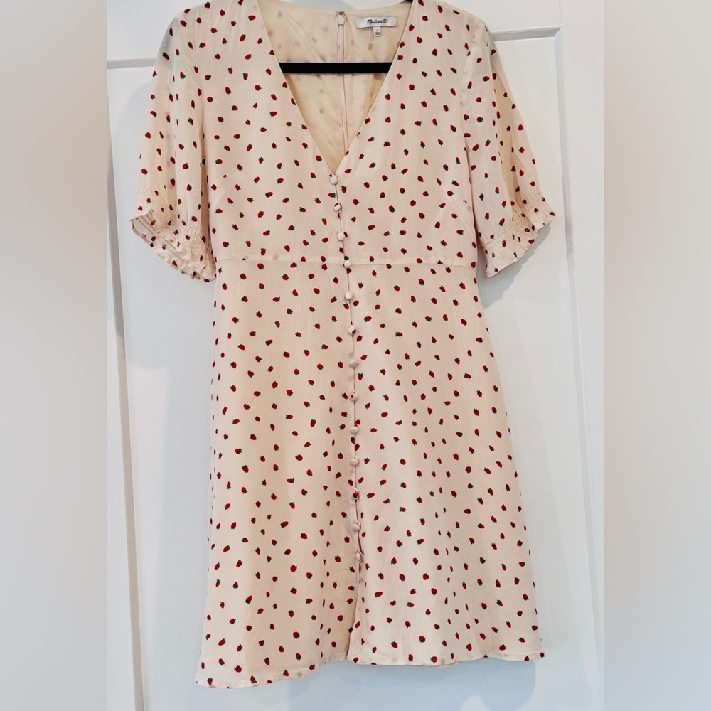 Madewell Silk Clover Button-Front Dress in Strawberries Print - Size 2